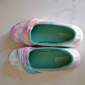 Skechers tennis shoes